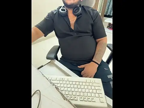 Snapshot of Rah0091 chatting on 03-23-26, 06:30 Rah0091 online show from 03-23-26, 06:30