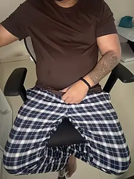 Snapshot of Rah0091 chatting on 04-07-26, 07:21 Rah0091 online show from 04-07-26, 07:21