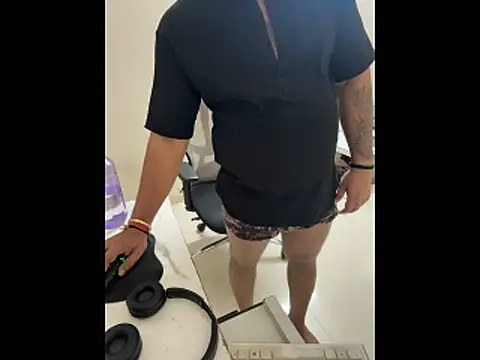 Snapshot of Rah0091 chatting on 03-06-26, 05:52 Rah0091 online show from 03-06-26, 05:52