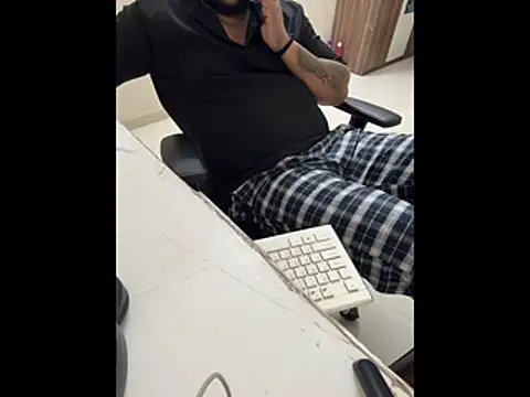 Snapshot of Rah0091 chatting on 03-16-26, 06:43 Rah0091 online show from 03-16-26, 06:43