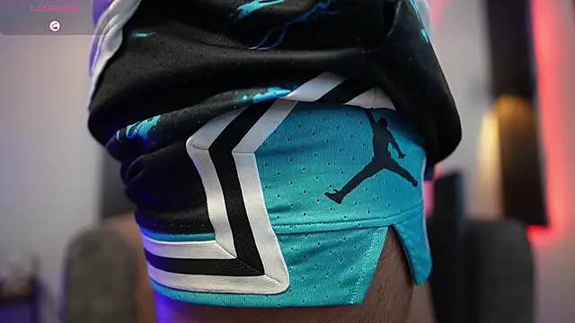 TaylerCross  online show from 02-26-26, 06:41