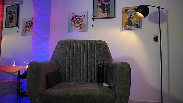 TaylerCross  online show from 03-10-26, 01:15