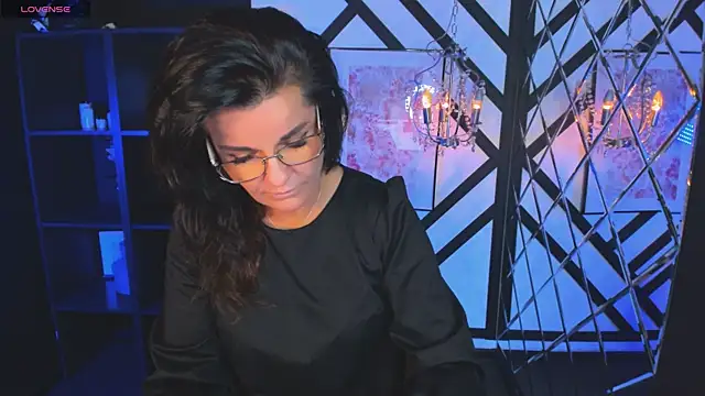 RikaCoutts online show from 04-06-26, 05:19