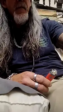 Snapshot of PastingForgiver chatting on 02-18-26, 08:33 PastingForgiver online show from 02-18-26, 08:33