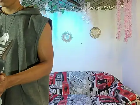 Yoel hot2004 online show from 02-08-26, 07:22