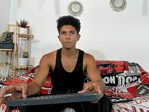 Yoel hot2004 online show from 02-13-26, 07:25