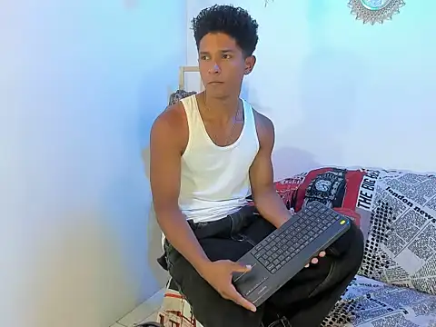 Yoel hot2004 online show from 02-09-26, 07:34