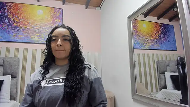Snapshot of nina_glow chatting on 04-22-26, 11:17 nina glow online show from 04-22-26, 11:17