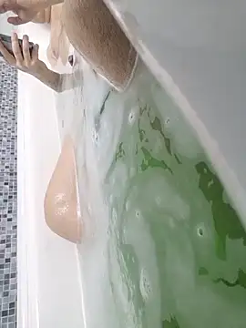 Snapshot of MonyFlorin68 chatting on 02-06-26, 05:09 MonyFlorin68 online show from 02-06-26, 05:09