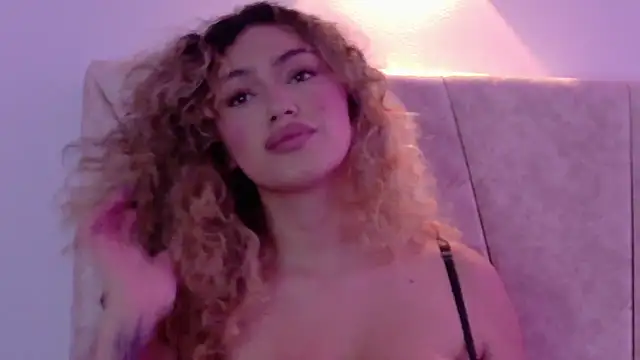 Snapshot of Maddy_Beluci chatting on 05-26-26, 11:47 Maddy Beluci online show from 05-26-26, 11:47