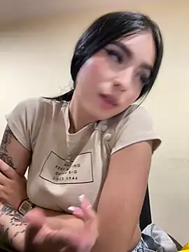 Sara Fernandez  online show from 03-26-26, 02:15