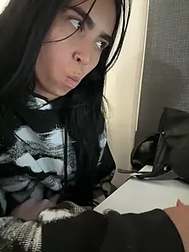 Sara Fernandez  online show from 02-24-26, 02:07