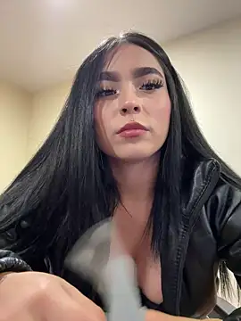 Sara Fernandez  online show from 04-14-26, 01:49