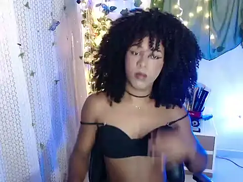 Snapshot of zafiro_blu chatting on 03-27-26, 01:23 zafiro blu online show from 03-27-26, 01:23