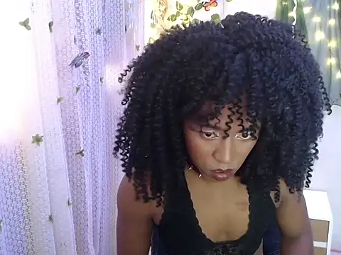 Snapshot of zafiro_blu chatting on 07-21-26, 07:48 zafiro blu online show from 07-21-26, 07:48
