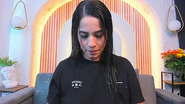 Snapshot of violet_scott_ chatting on 05-18-26, 10:53 violet scott online show from 05-18-26, 10:53