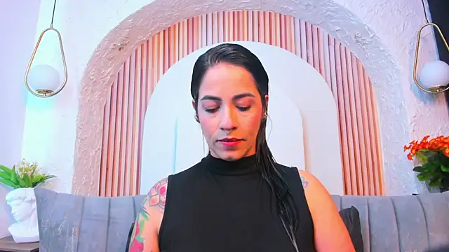 Snapshot of violet_scott_ chatting on 06-01-26, 10:26 violet scott online show from 06-01-26, 10:26