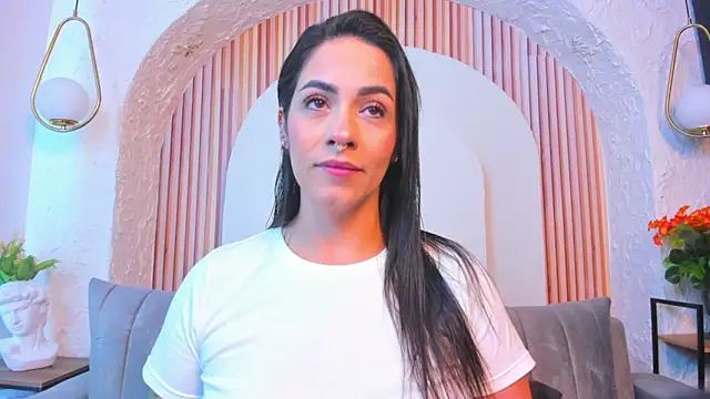Snapshot of violet_scott_ chatting on 05-27-26, 10:33 violet scott online show from 05-27-26, 10:33