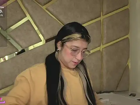 Dahiana Dmour  online show from 02-24-26, 12:39