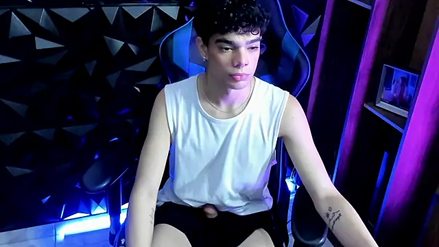 Snapshot of Elbombondelcircuit chatting on 02-16-26, 07:45 Elbombondelcircuit online show from 02-16-26, 07:45