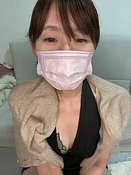 Snapshot of Mio-cc chatting on 05-14-26, 11:18 Mio-cc online show from 05-14-26, 11:18