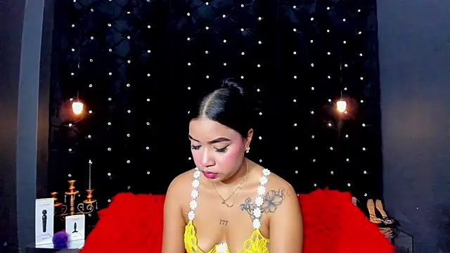Snapshot of MiaWolton chatting on 04-20-26, 07:15 MiaWolton online show from 04-20-26, 07:15