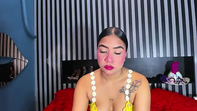 Snapshot of MiaWolton chatting on 06-24-26, 07:22 MiaWolton online show from 06-24-26, 07:22