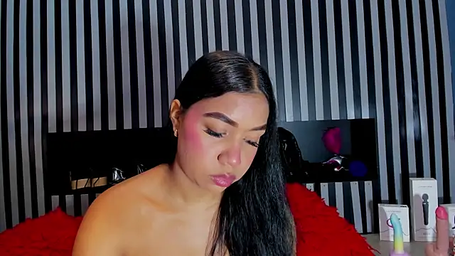 Snapshot of MiaWolton chatting on 07-17-26, 07:22 MiaWolton online show from 07-17-26, 07:22