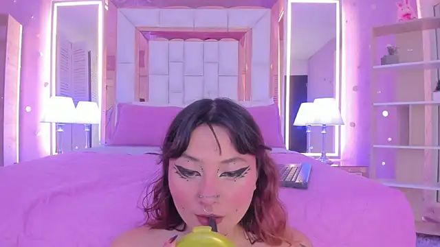 Goldentemptation  online show from 07-09-26, 08:08
