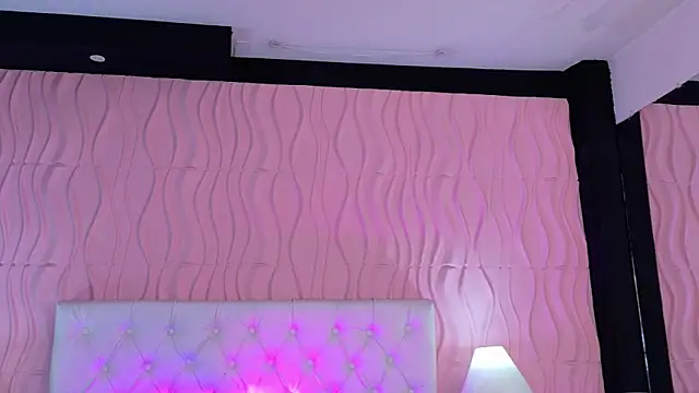 Snapshot of Mia_Cherry__ chatting on 06-10-26, 01:01 Mia Cherry online show from 06-10-26, 01:01