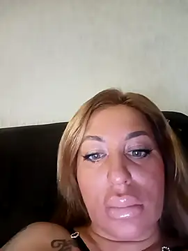 MiaMooly online show from 01-10-26, 04:57