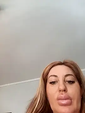 MiaMooly online show from 02-11-26, 12:16