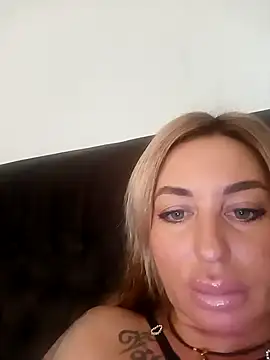 MiaMooly online show from 11-03-25, 12:42