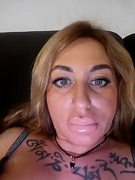 MiaMooly online show from 12-01-25, 03:35