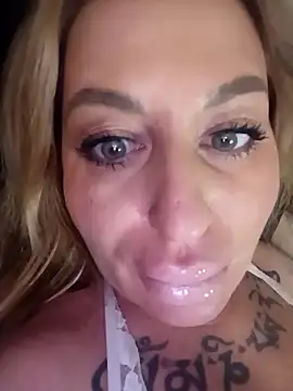 MiaMooly online show from 02-24-26, 06:42