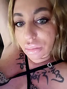 MiaMooly online show from 03-25-26, 05:34