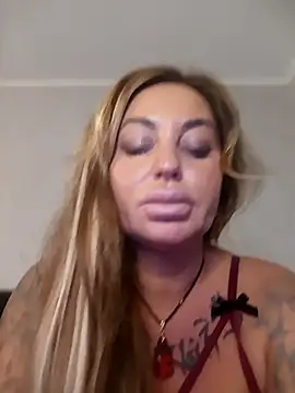 MiaMooly online show from 10-27-25, 05:25