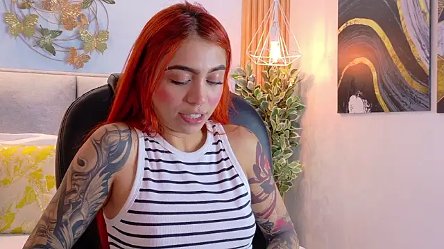 Snapshot of Polygonniaa chatting on 02-24-26, 03:35 Polygonniaa online show from 02-24-26, 03:35