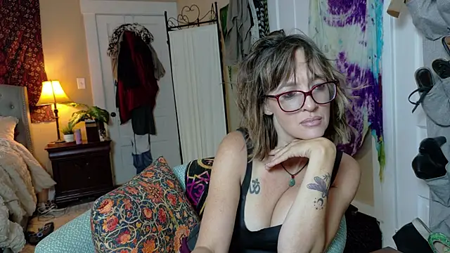 Snapshot of BrookiesLife chatting on 06-16-26, 04:51 BrookiesLife online show from 06-16-26, 04:51