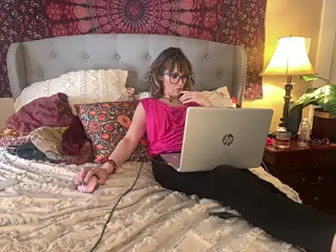 Snapshot of BrookiesLife chatting on 05-12-26, 05:41 BrookiesLife online show from 05-12-26, 05:41