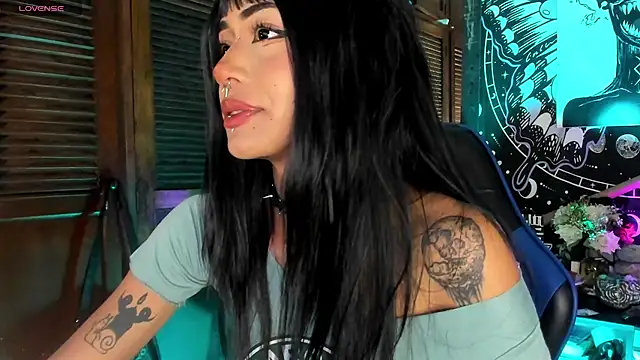 Snapshot of Ivy_Byte chatting on 02-20-26, 11:28 Ivy Byte online show from 02-20-26, 11:28