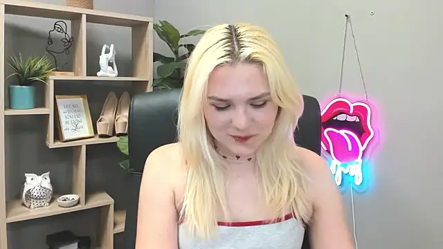 Snapshot of SweetLilyxo chatting on 06-01-26, 01:33 SweetLilyxo online show from 06-01-26, 01:33