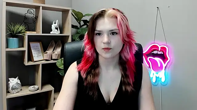 Snapshot of SweetLilyxo chatting on 06-10-26, 06:47 SweetLilyxo online show from 06-10-26, 06:47
