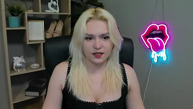 SweetLilyxo online show from 03-29-26, 01:24