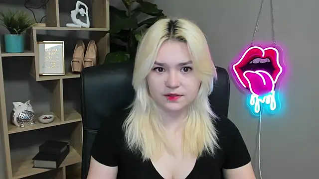 SweetLilyxo online show from 03-15-26, 07:26