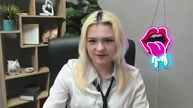 SweetLilyxo online show from 03-12-26, 07:34