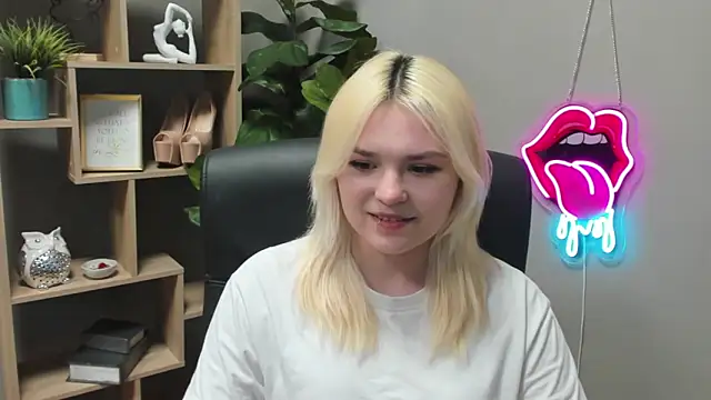 SweetLilyxo online show from 03-10-26, 02:32