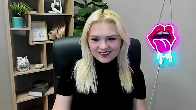 SweetLilyxo online show from 04-02-26, 01:29