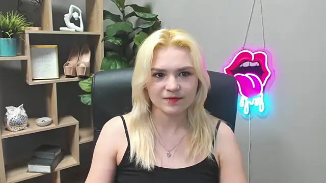 SweetLilyxo online show from 03-25-26, 07:30