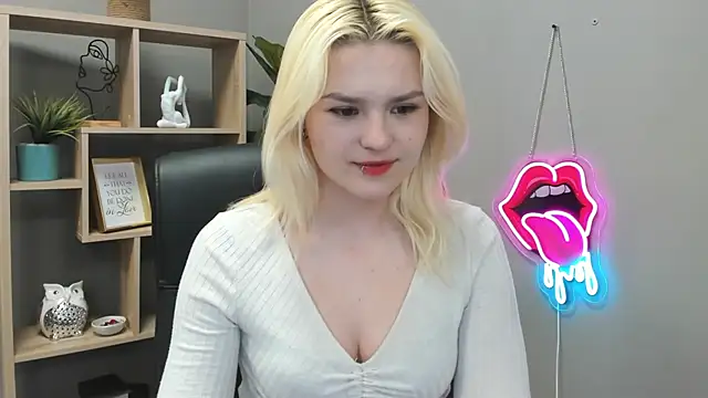 Snapshot of SweetLilyxo chatting on 05-29-26, 06:41 SweetLilyxo online show from 05-29-26, 06:41
